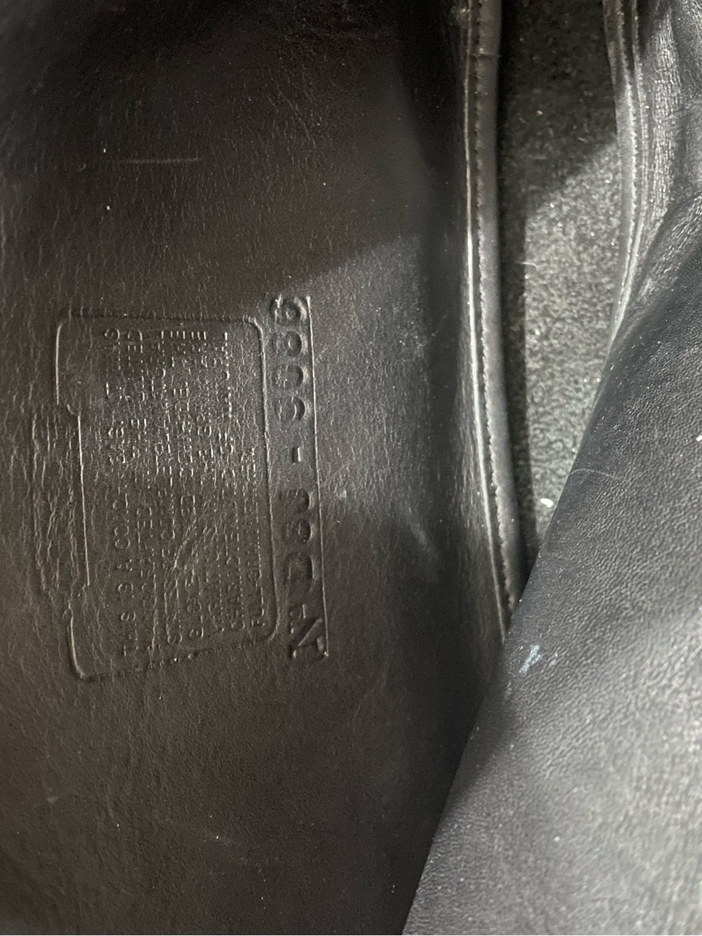 Coach Legacy Small Shopper tote in black leather with brass hardware - Picture 9 of 9